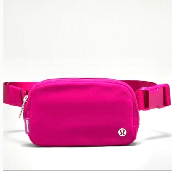 NWT LULULEMON HOT PINK EVERYWHERE BELT BAG 1L Berry